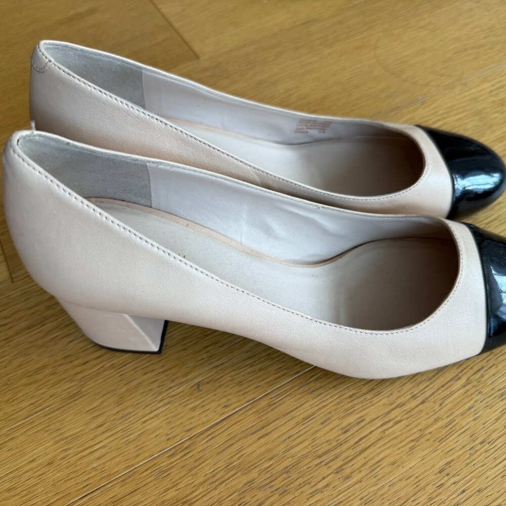 Cole Haan Nude & Black Cap-Toe Pumps – 7.5B (sale ends 08/28) - Picture 3 of 4